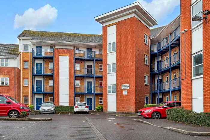 2 Bedroom Apartment To Rent In Kennet Walk, Reading, RG1