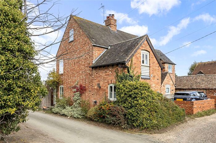 3 Bedroom Semi-Detached House For Sale In Chapel Lane, Aldington, Worcestershire, WR11