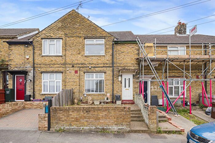 2 Bedroom Terraced House For Sale In Longley Road, Rochester, ME1