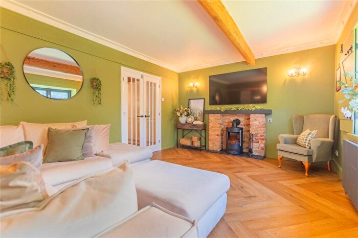 4 Bedroom House For Sale In Edenfield Road, Norden, Rochdale, OL11