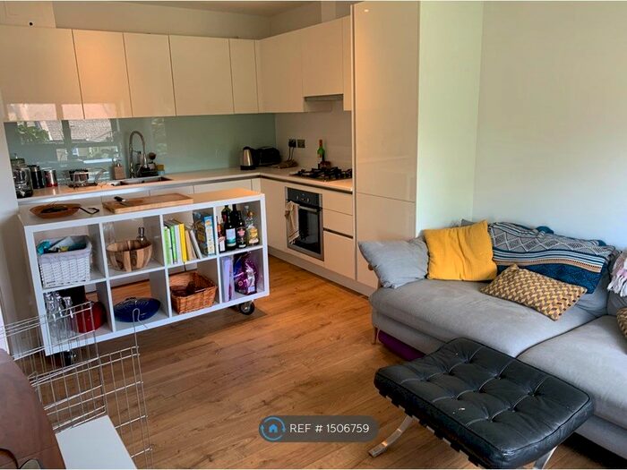 2 Bedroom Flat To Rent In Bonfield Road, London, SE13