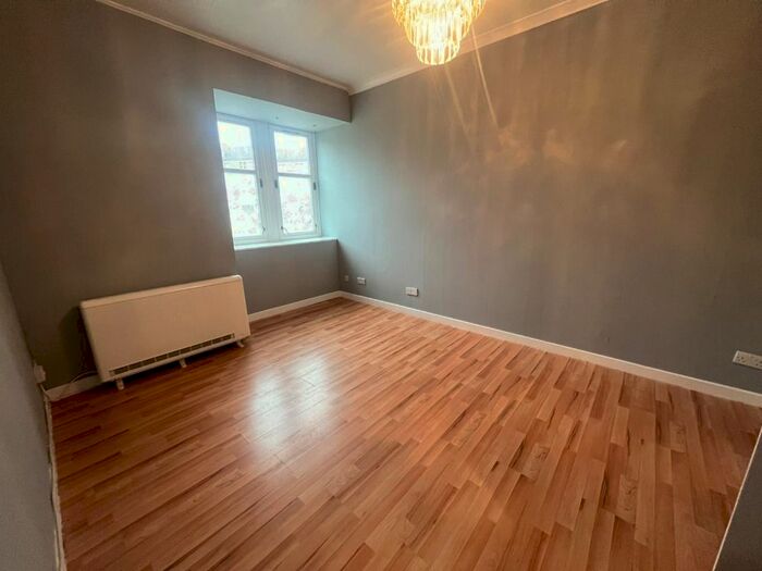 2 Bedroom Flat To Rent In Bruce Street, Clydebank, West Dunbartonshire, G81