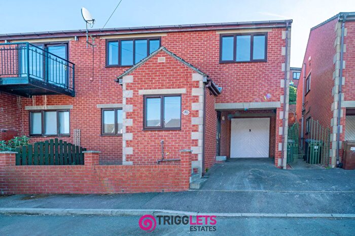 2 Bedroom Semi-Detached House For Sale In Worsbrough Road, Blacker Hill, Barnsley, S74