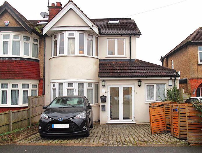 3 Bedroom Maisonette To Rent In Clitheroe Avenue, Harrow, HA2