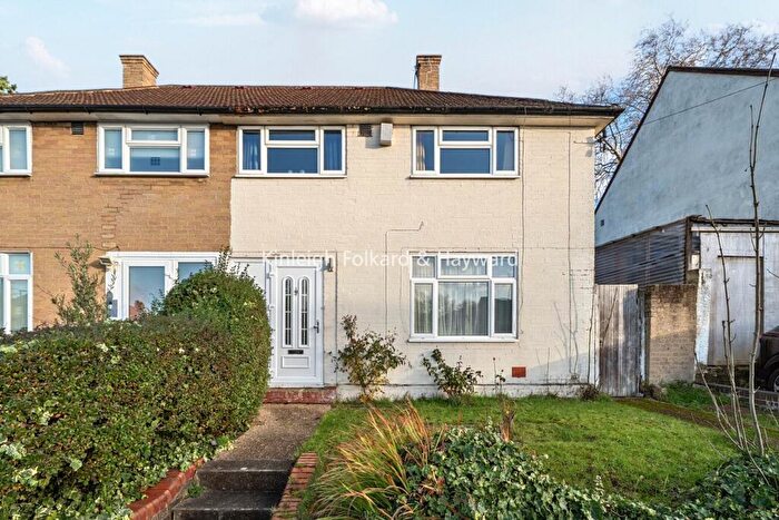 3 Bedroom House To Rent In Lyall Avenue, London, SE21