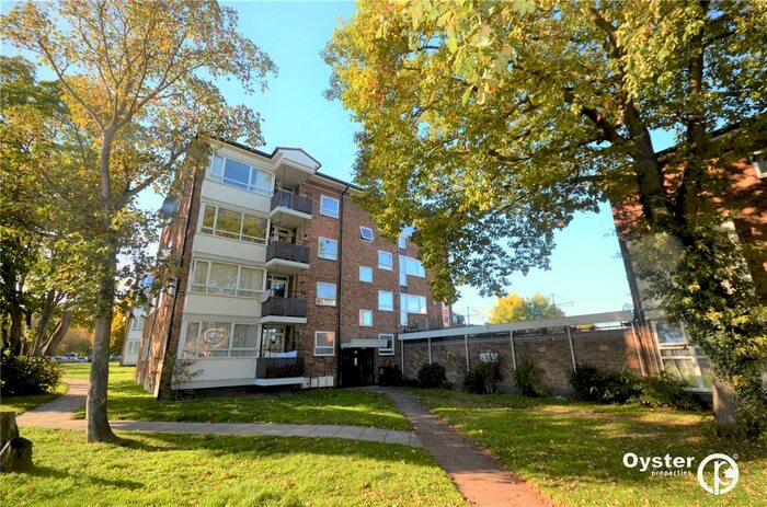 1 Bedroom Flat To Rent In Bowes Road, London, N11