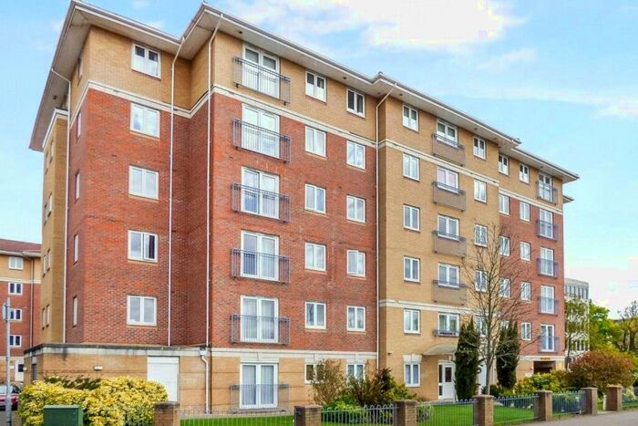 2 Bedroom Apartment To Rent In Chapter House, Farnborough, GU14