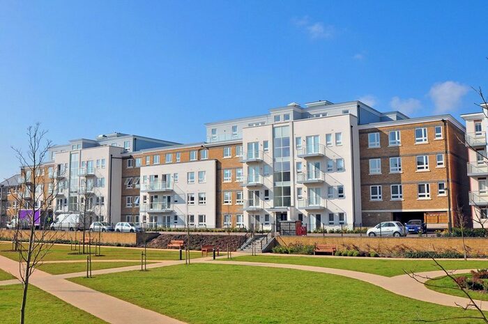 2 Bedroom Flat To Rent In Kestrel Court, Heron Way, Maidenhead, Berkshire, SL6