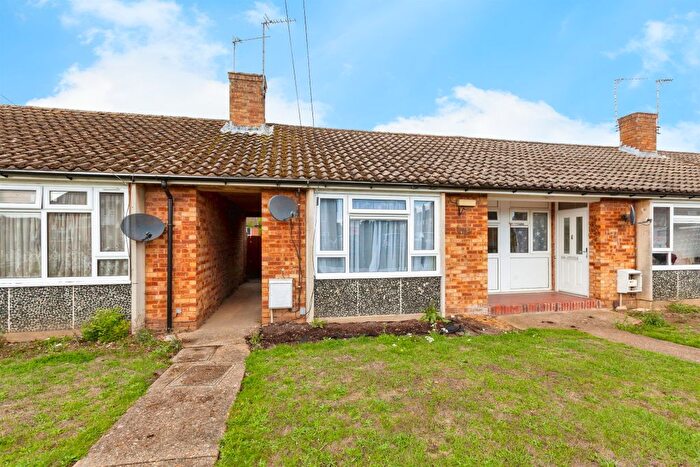 1 Bedroom Terraced Bungalow For Sale In Rokesby Road, Slough, SL2