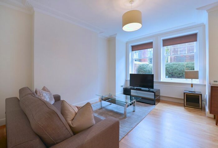 1 Bedroom Flat To Rent In Hamlet Gardens, Hammersmith, London, W6