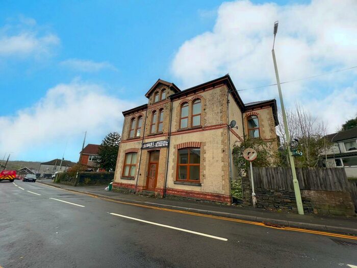 1 Bedroom Apartment To Rent In Llantrisant Road, Graig, Pontypridd, CF37