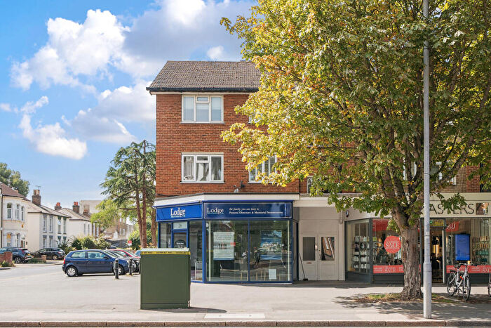 2 Bedroom Apartment For Sale In Coombe Road, New Malden, KT3