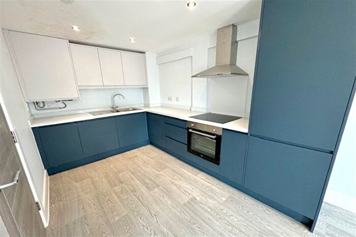 1 Bedroom Flat To Rent In Clarendon Apartments, Canal Walk, Southampton, SO14