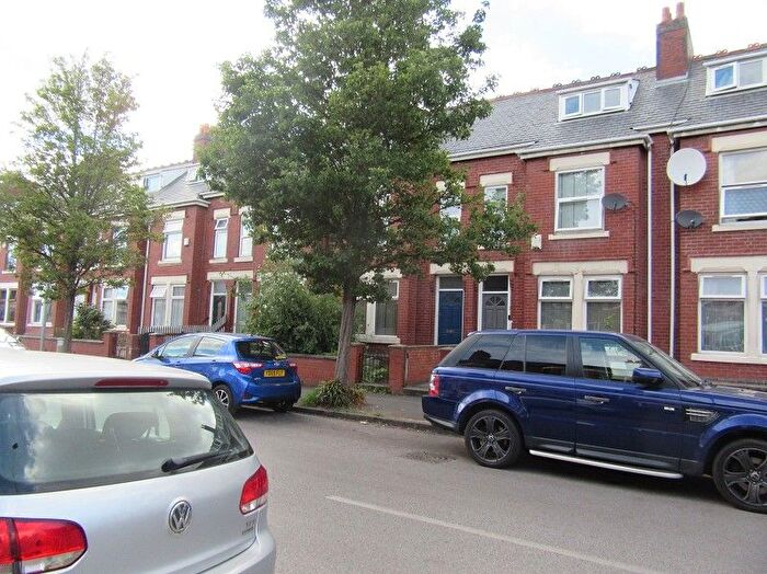 4 Bedroom Terraced House To Rent In Ayres Road, Old Trafford, Manchester., M16