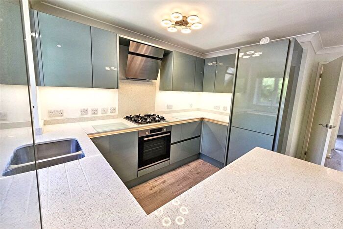1 Bedroom Flat For Sale In Hindhead, Surrey, GU26