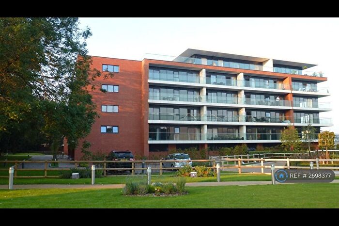 2 Bedroom Flat To Rent In Carruthers Court, Newbury, RG14