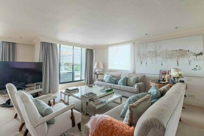 6 Bedroom Flat To Rent In Anhalt Road, Battersea, SW11