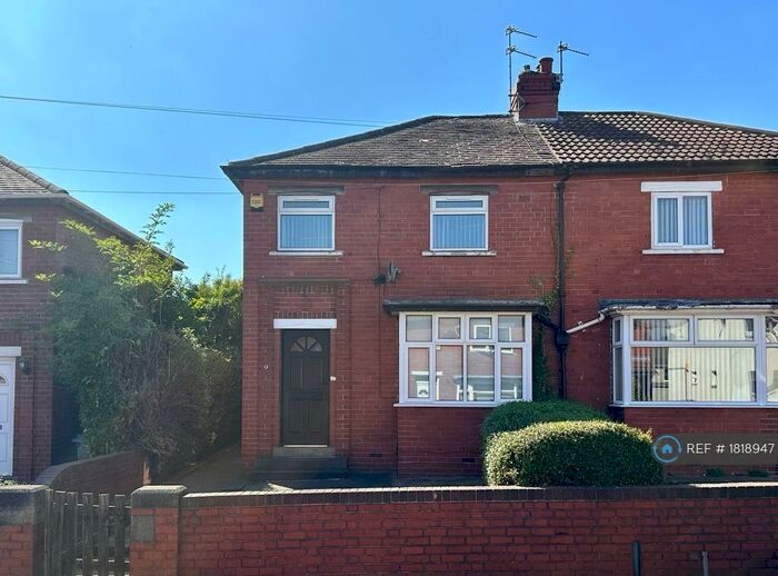 2 Bedroom Semi-Detached House To Rent In Dixon Crescent, Doncaster, DN4