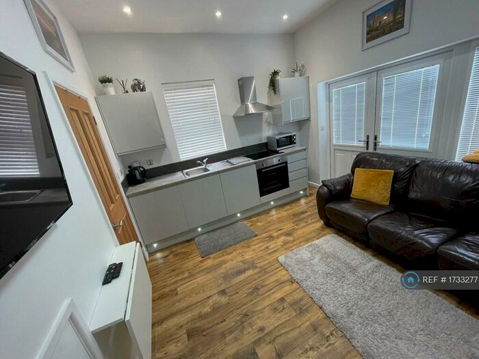 Studio To Rent In Caldicot, Caldicot, NP26