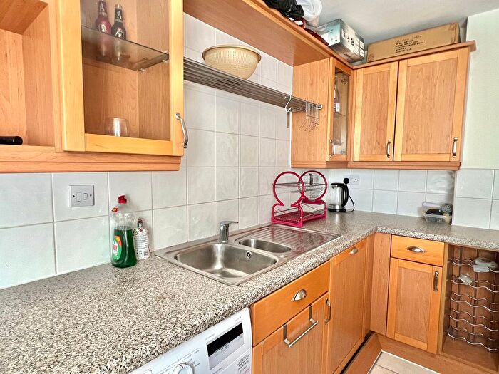 1 Bedroom Flat To Rent In Woodland Crescent, London, SE16