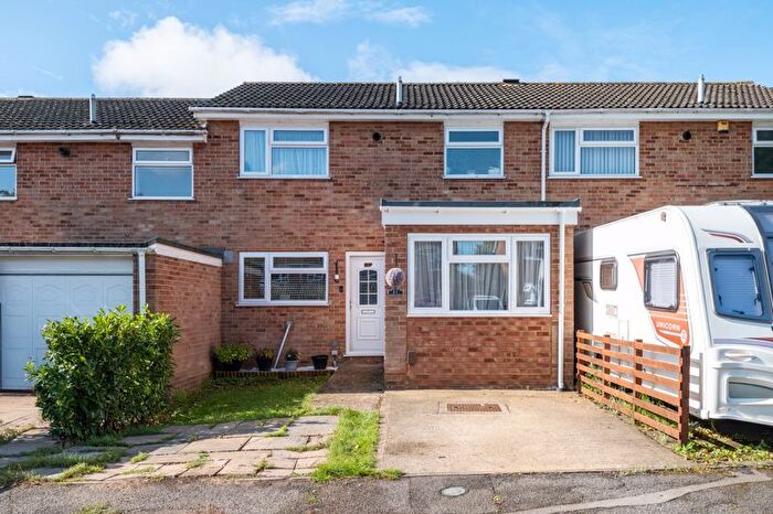 3 Bedroom Terraced House For Sale In Peebles Place, Bletchley, Milton Keynes, MK3