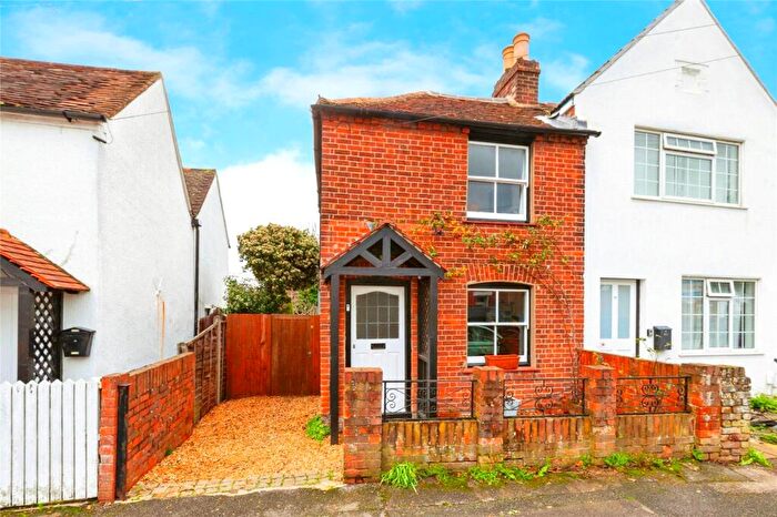 3 Bedroom End Of Terrace House For Sale In Westborough Road, Maidenhead, Berkshire, SL6