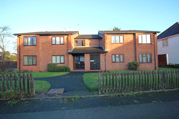 2 Bedroom Flat For Sale In Moat Lane, Birmingham, B26