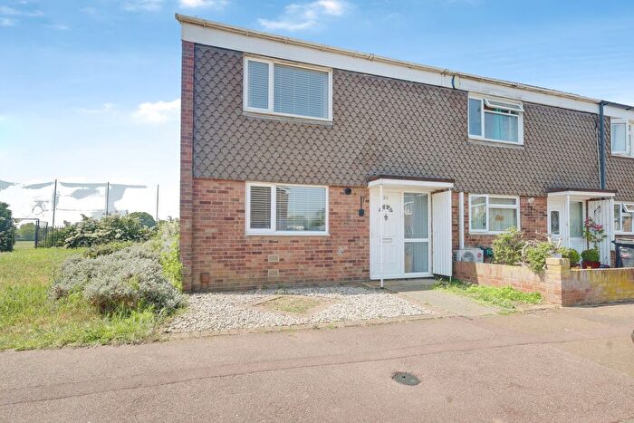 2 Bedroom End Of Terrace House For Sale In Anson Chase, Southend-On-Sea, SS3