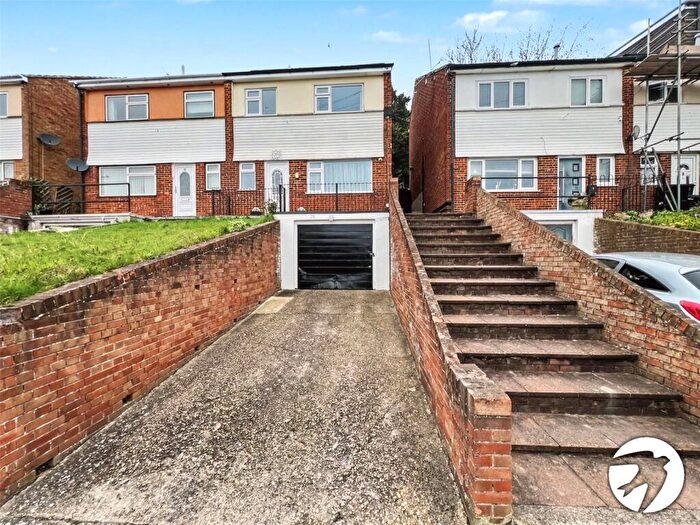 3 Bedroom Semi Detached House For Sale In Beacon Road, Chatham, Kent, ME5