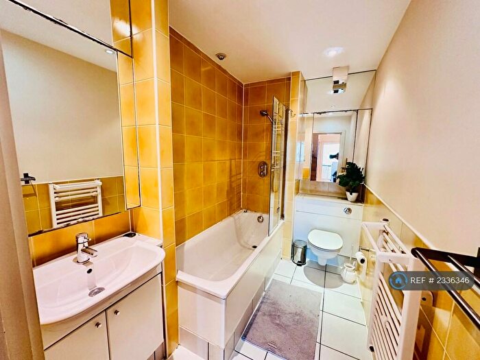 2 Bedroom Flat To Rent In Duckett Street, London, E1