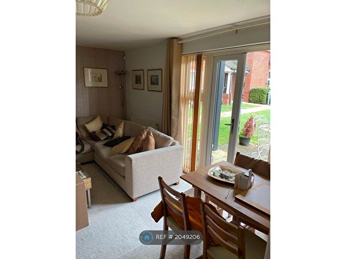 1 Bedroom Flat To Rent In Findlay Mews, Marlow, SL7