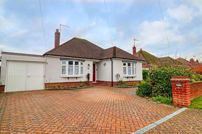 2 Bedroom Bungalow For Sale In Thorpe Le Soken, Tendring, CO16