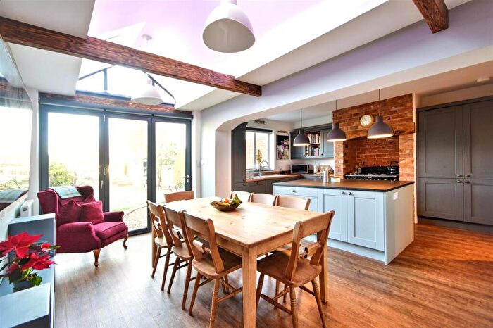 4 Bedroom Semi Detached House For Sale In Elmbridge Road, Gloucester, GL2