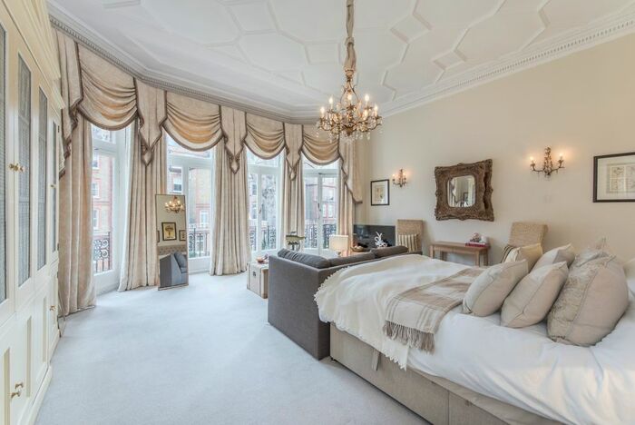 Studio To Rent In Egerton Gardens, London, SW3