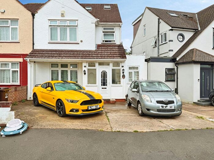 4 Bedroom Terraced House To Rent In Chatsworth Crescent Road, TW3