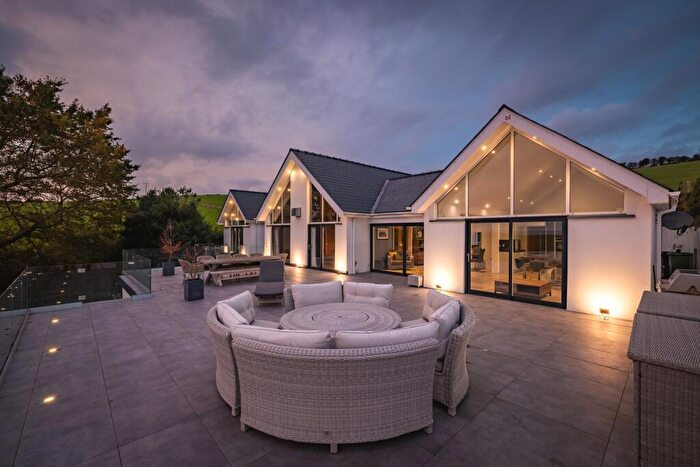 5 Bedroom Detached House For Sale In Penally, SA70