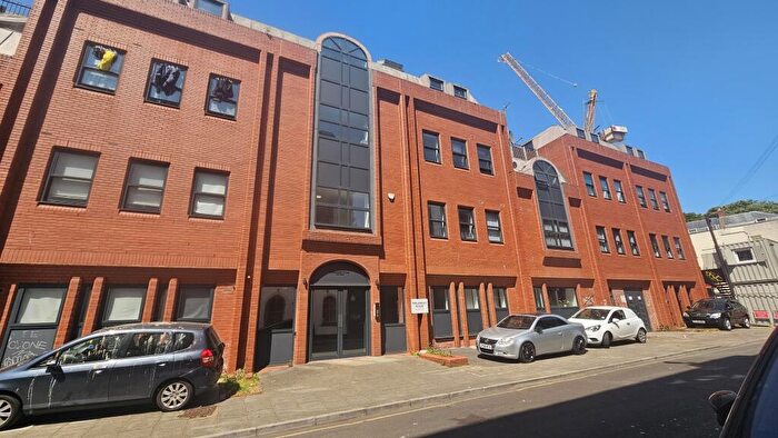 1 Bedroom Flat To Rent In Trelawney House, Surrey Street, BS2