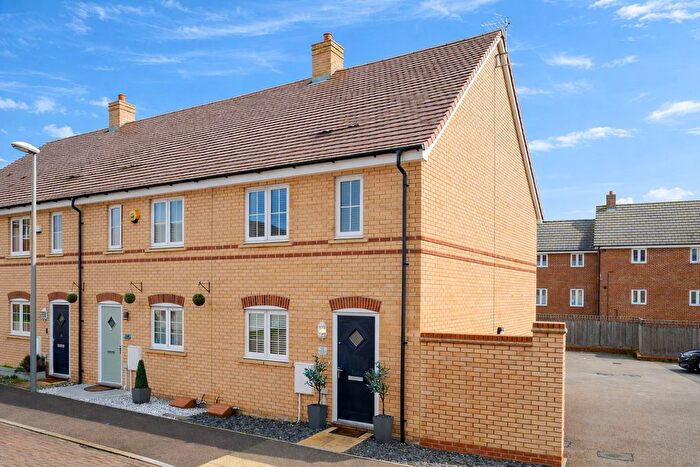 3 Bedroom Semi Detached House For Sale In Dominica Grove Newton Leys, Milton Keynes, MK3