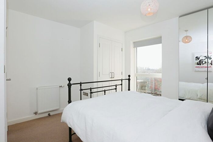 1 Bedroom Flat For Sale In Glengall Road, London, SE15