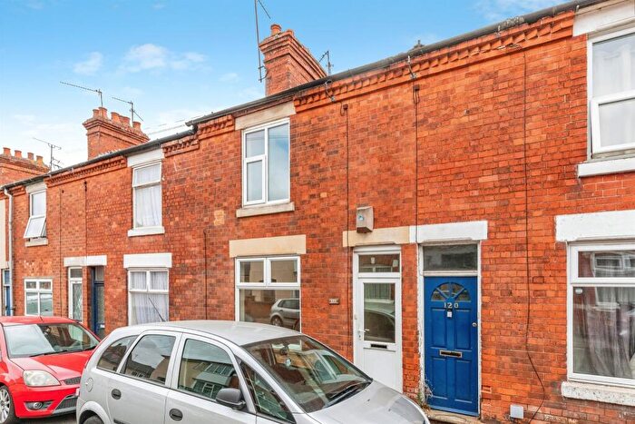 3 Bedroom Terraced House For Sale In Wood Street, Kettering, NN16