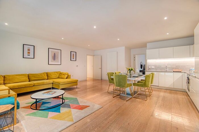 2 Bedroom Flat To Rent In Liner House, London, E16