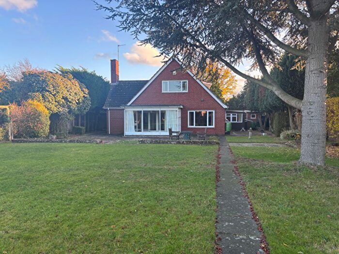 4 Bedroom Detached House To Rent In Oak Lodge, Newmarket Road, Stow Cum Quy, CB25