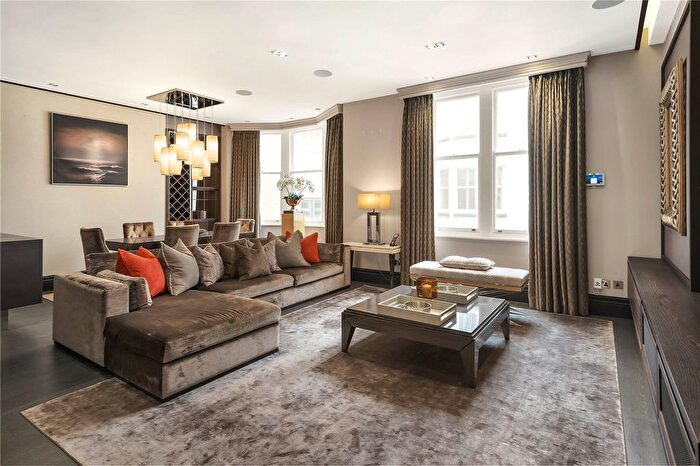 2 Bedroom Flat For Sale In Dover Street, London, W1S