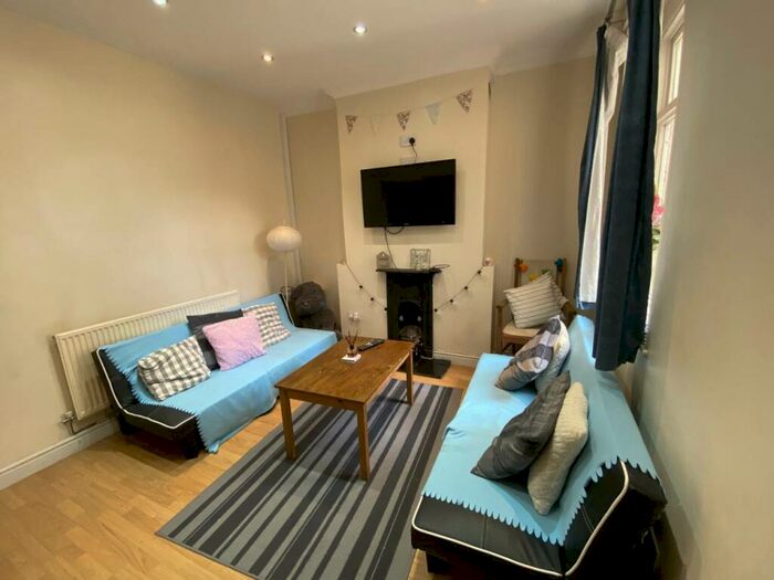 3 Bedroom Terraced House To Rent In Rhymney Street, Cathays, Cardiff, CF24