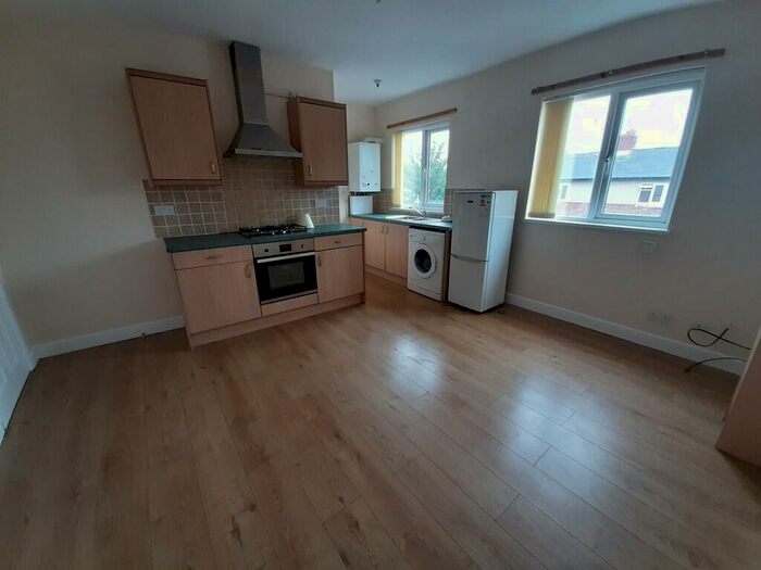 1 Bedroom Flat To Rent In Princess Avenue, Stainforth, DN7