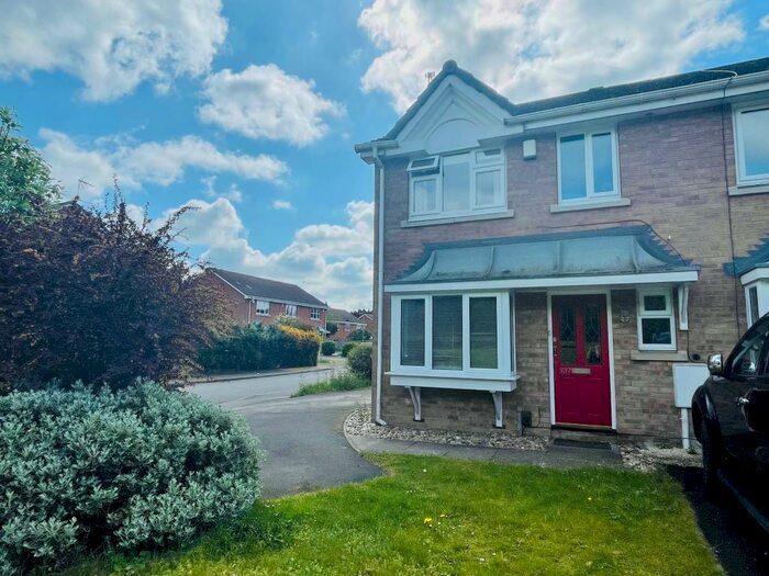 3 Bedroom Town House To Rent In Hotspur Drive, Colwick, NG4