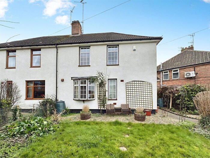 3 Bedroom Semi Detached House For Sale In Saffron Lane, Leicester, LE2