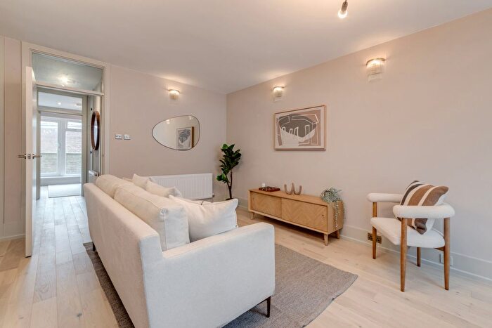 1 Bedroom Flat For Sale In Lonsdale Place, Barnsbury, N1