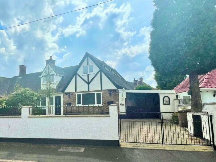 3 Bedroom Detached House To Rent In Orston Green, Nottingham, NG8