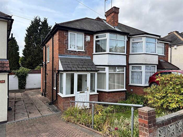 3 Bedroom Semi-detached House For Sale In Ermington Crescent, Hodge Hill, Birmingham, B36